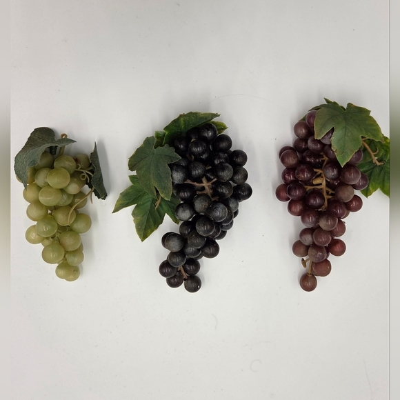 Vintage Faux Grapes Realistic Decorative Fruit  Decor Green Red Purple Lot Of 3 - Picture 6 of 6